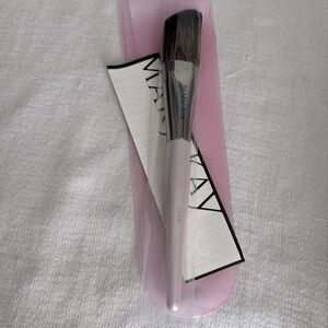Mary Kay Cheek Brush NEW